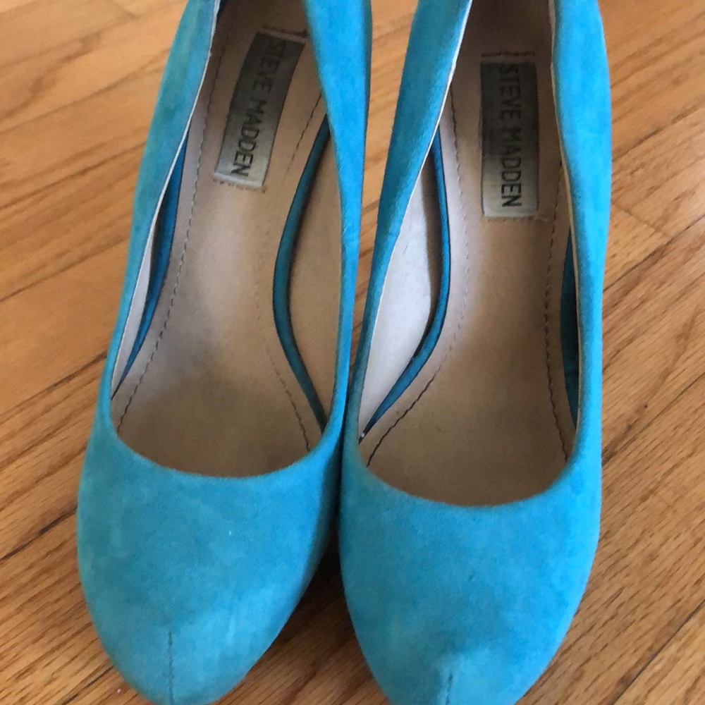 Turquoise Steve Madden pumps